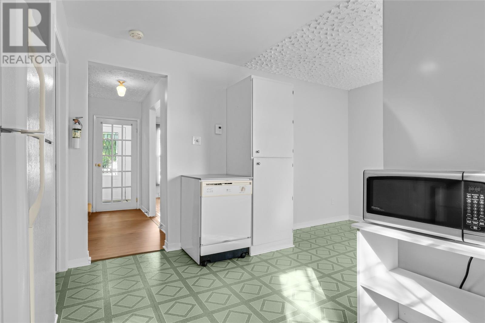 27 Robinsons Place - Image 6