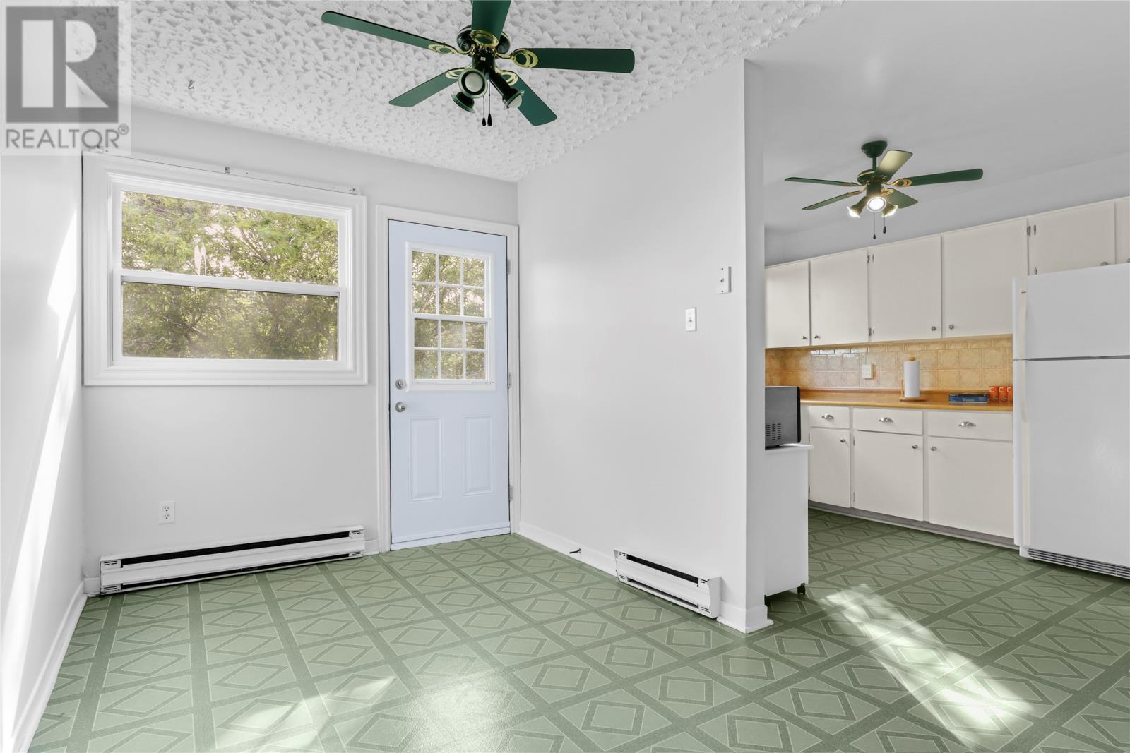 27 Robinsons Place - Image 8