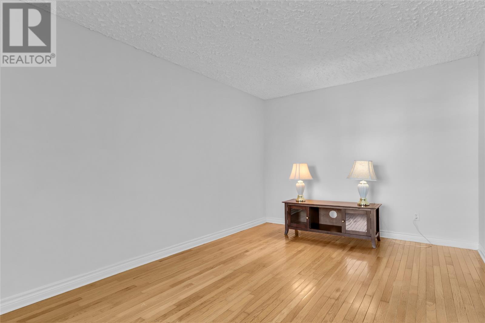27 Robinsons Place - Image 4
