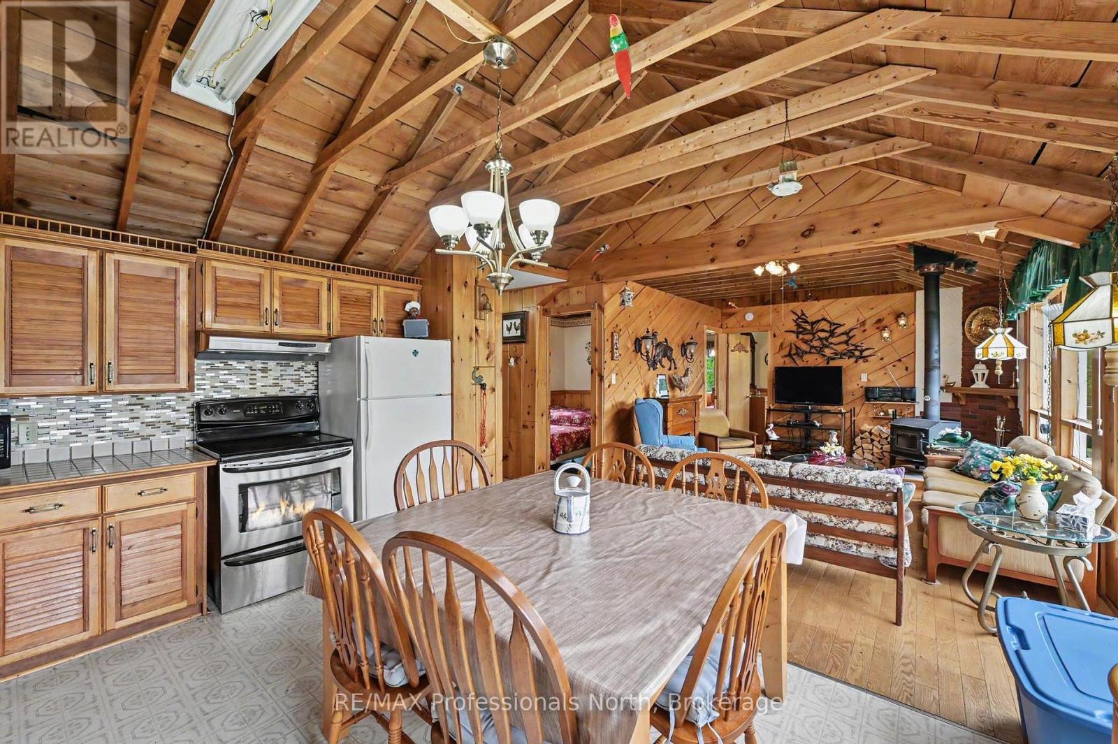 1192 THREE BROTHERS DRIVE N - 13