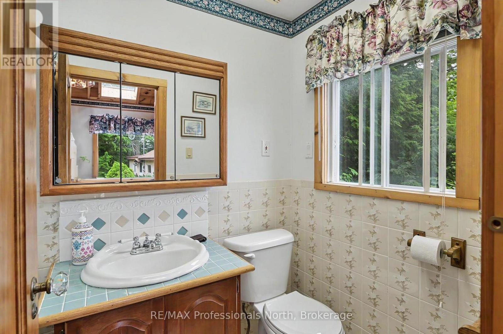 1192 THREE BROTHERS DRIVE N - 31