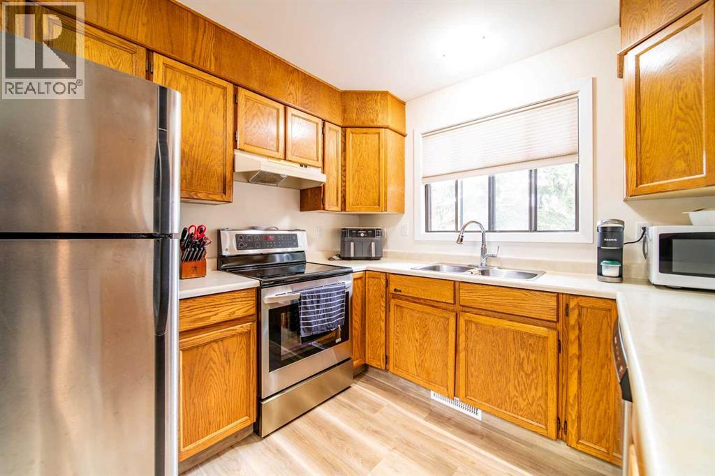 4911 51 Street - 4