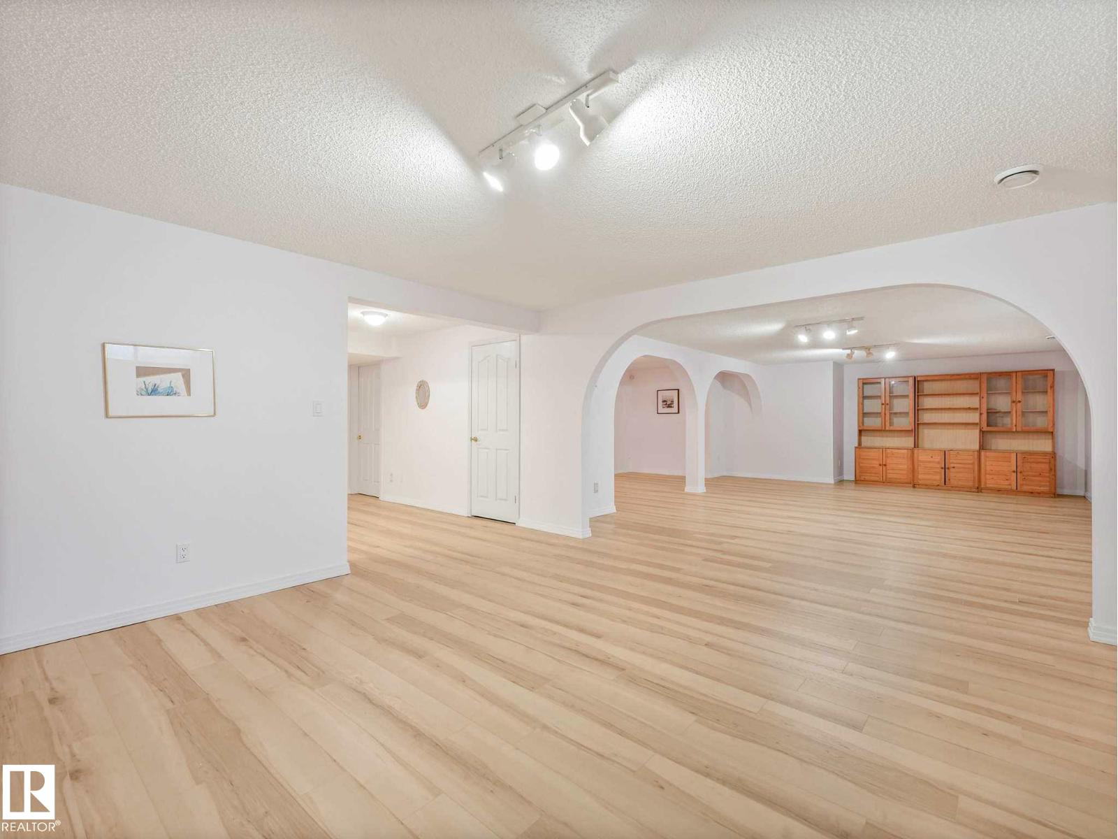 1217 115A ST NW - 44