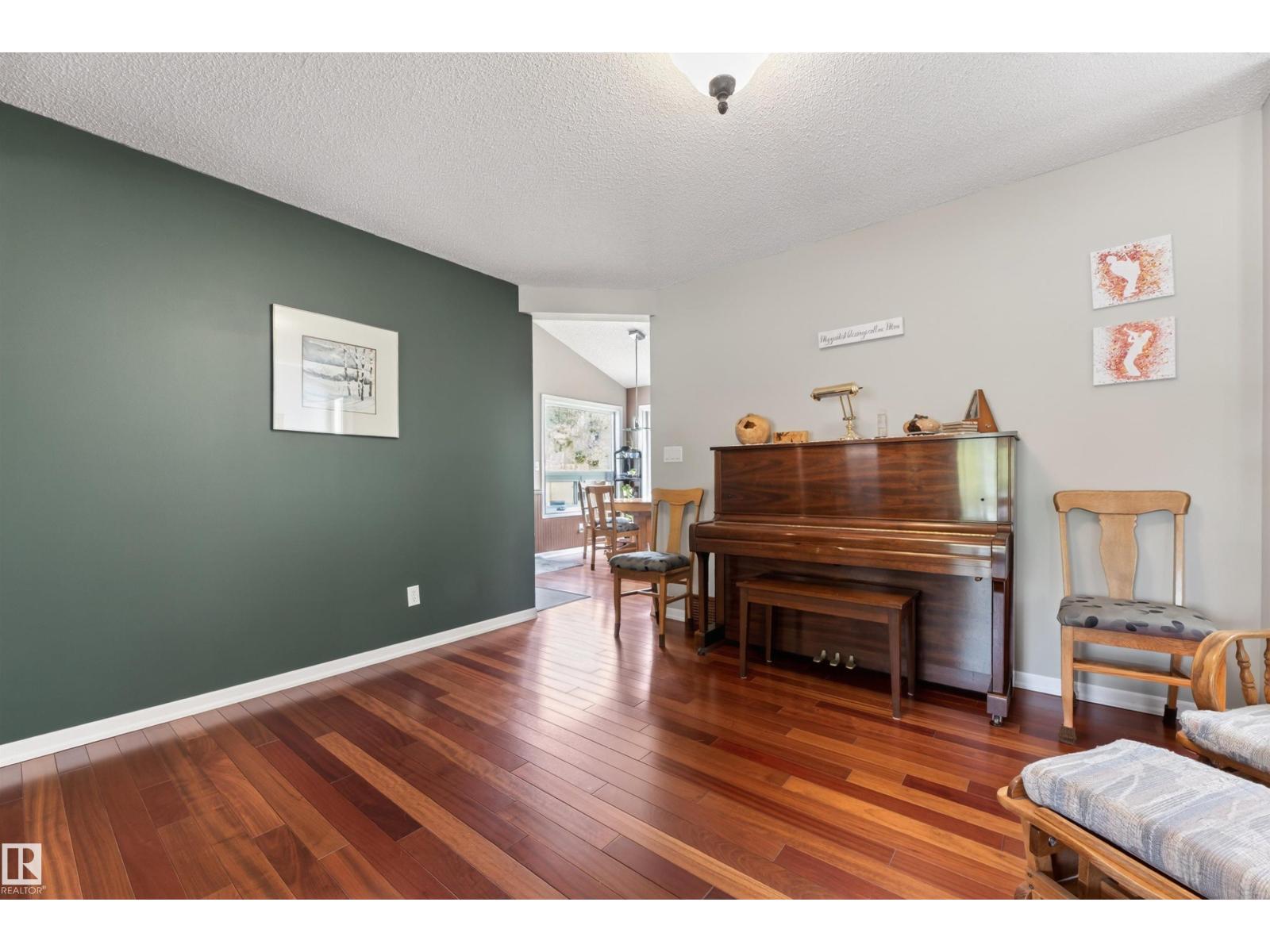 139 LILAC LN - 24