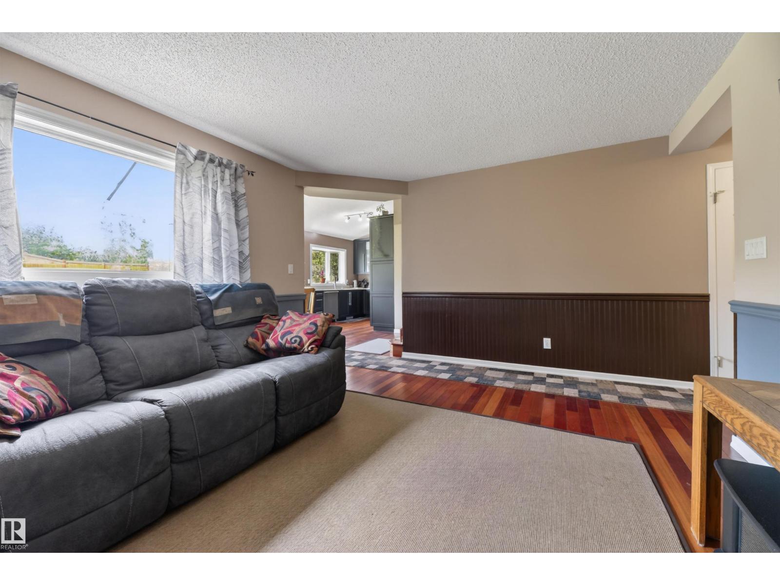 139 LILAC LN - 34