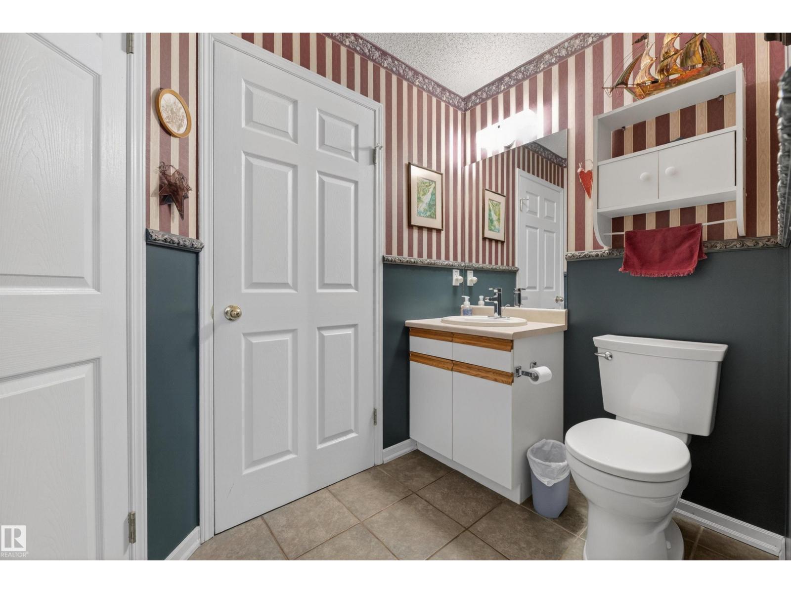 139 LILAC LN - 35