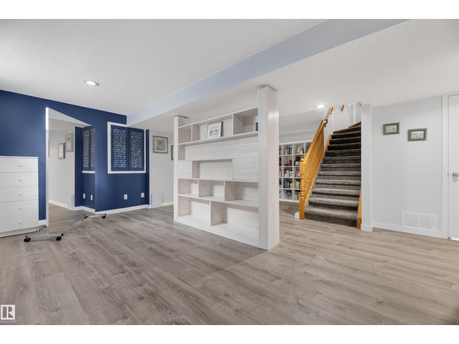 139 LILAC LN - 52