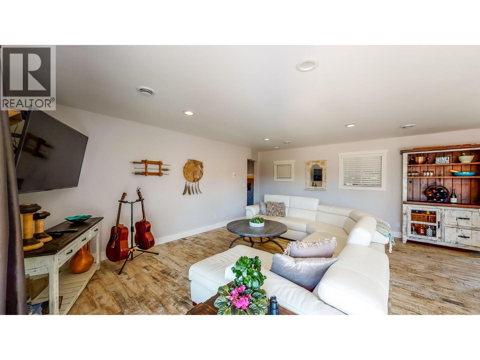 #111 5005 LAKESHORE Drive - 29