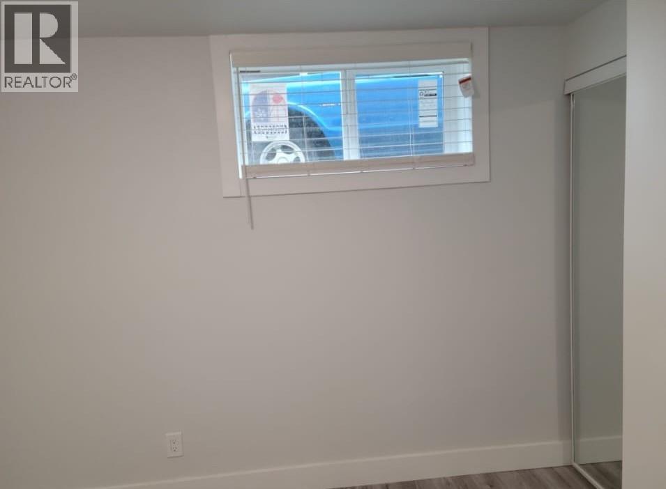 765 BARRIE Drive - 32