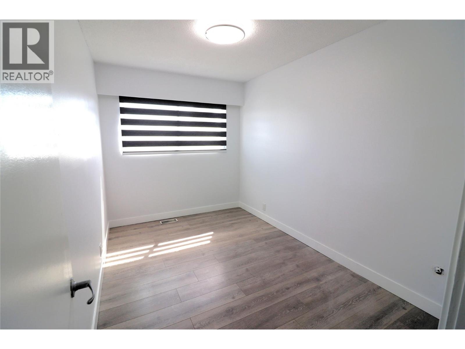 765 BARRIE Drive - 14