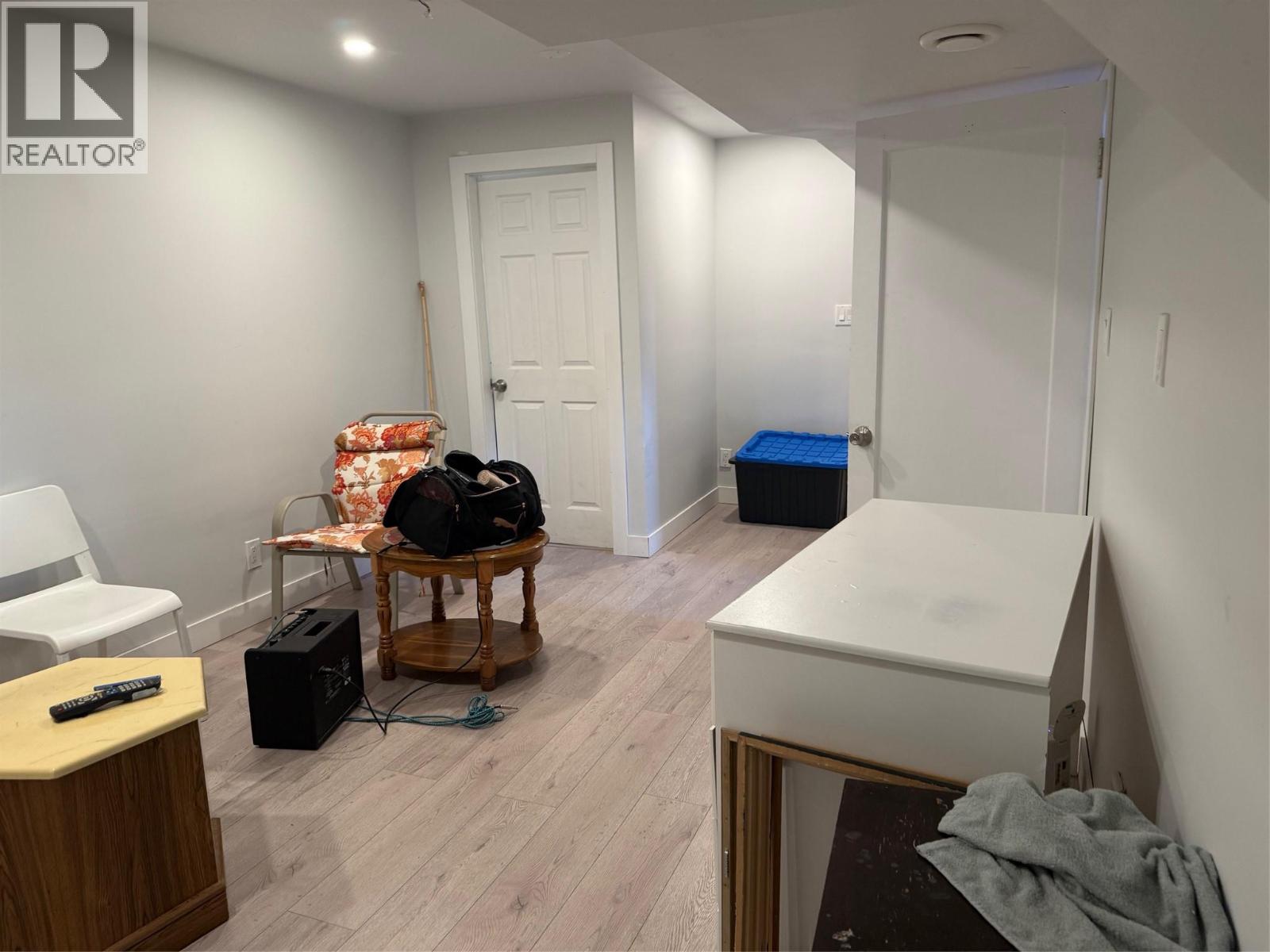 765 BARRIE Drive - 21