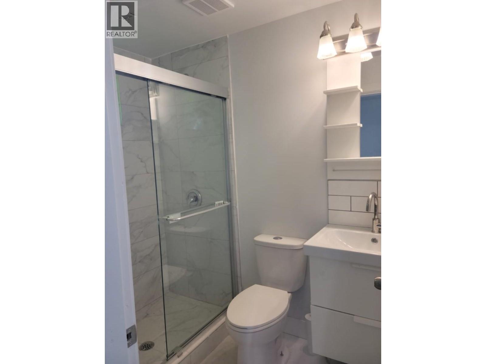 765 BARRIE Drive - 33