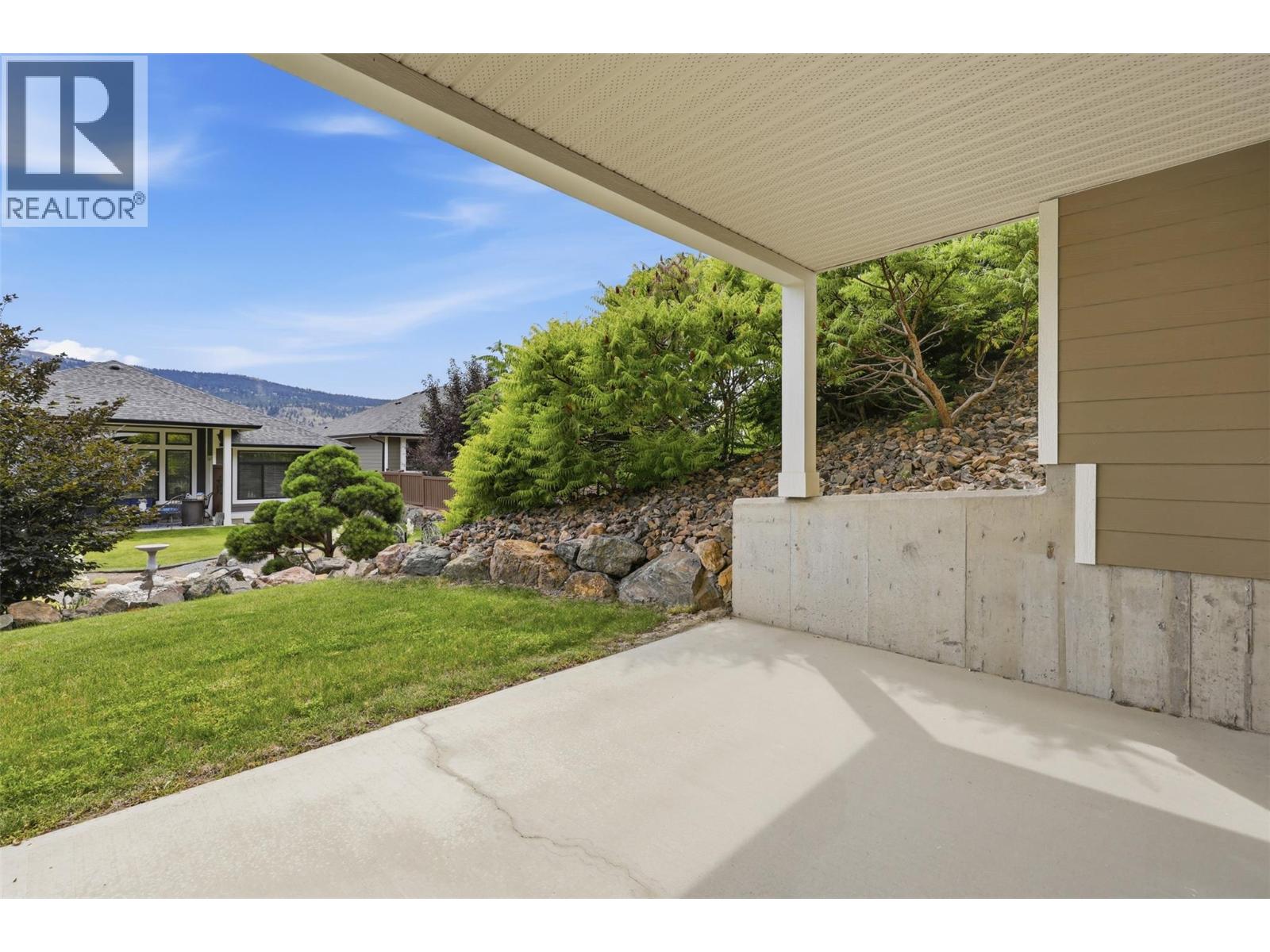 #140 641 SHUSWAP Road E - 33