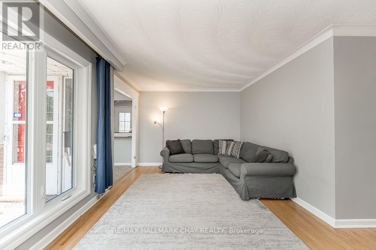 23 DOWNSVIEW DRIVE - 11
