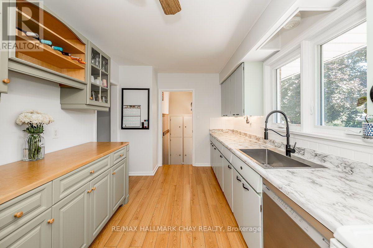23 DOWNSVIEW DRIVE - 13