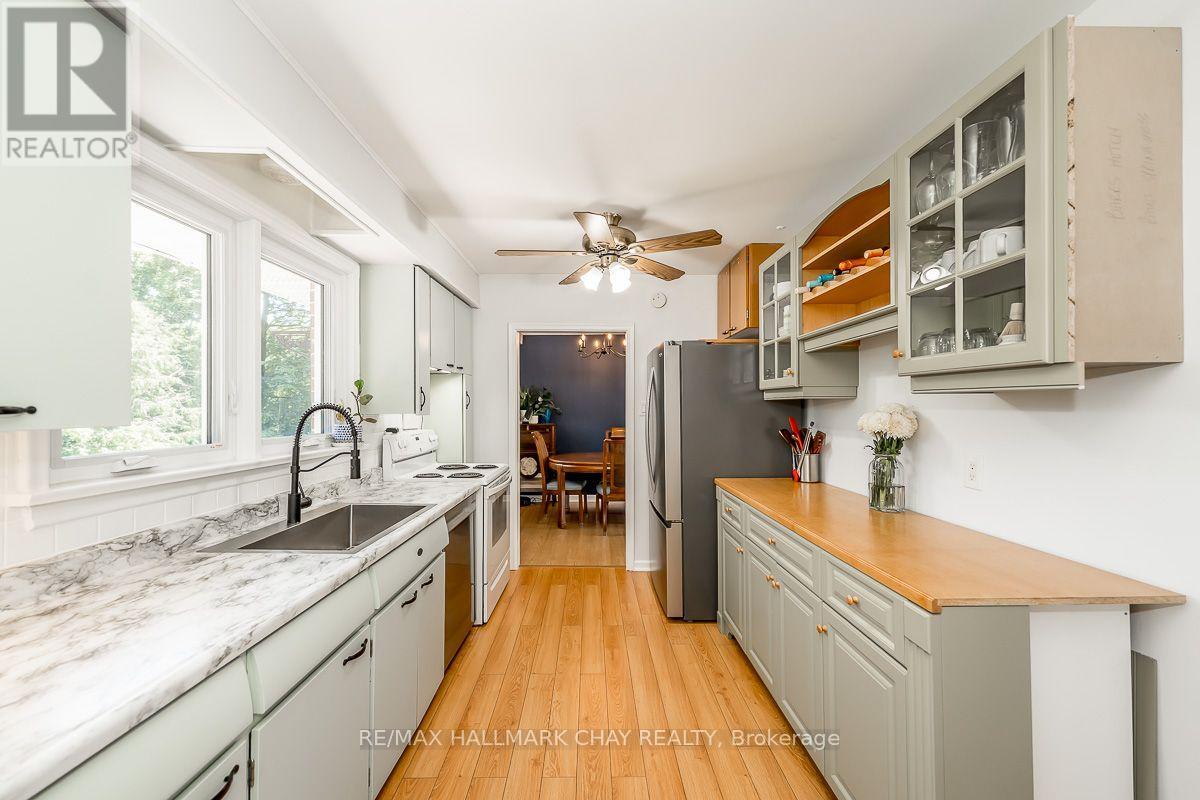 23 DOWNSVIEW DRIVE - 14