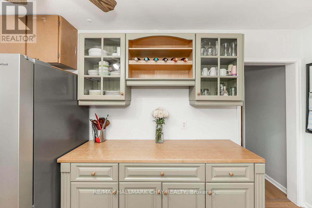 23 DOWNSVIEW DRIVE - 17
