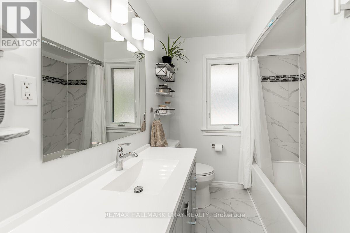 23 DOWNSVIEW DRIVE - 18