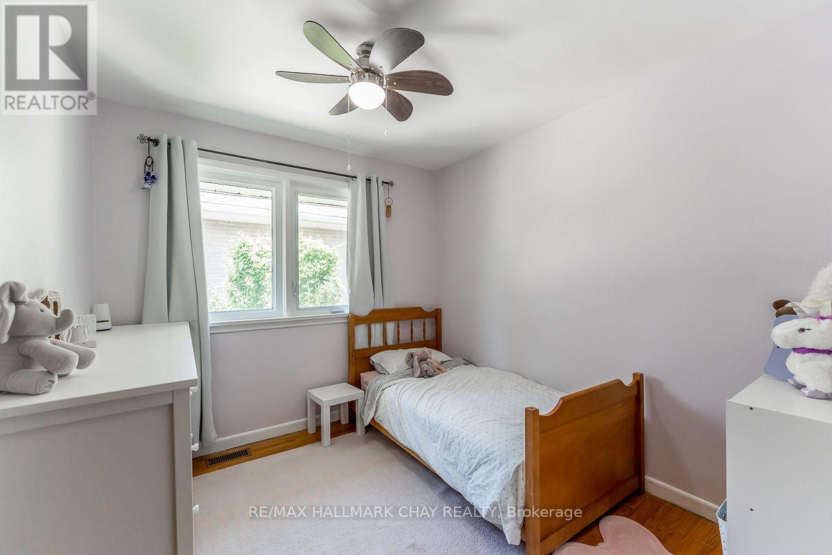 23 DOWNSVIEW DRIVE - 21