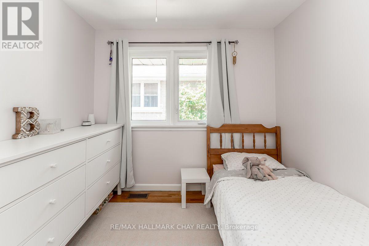 23 DOWNSVIEW DRIVE - 22