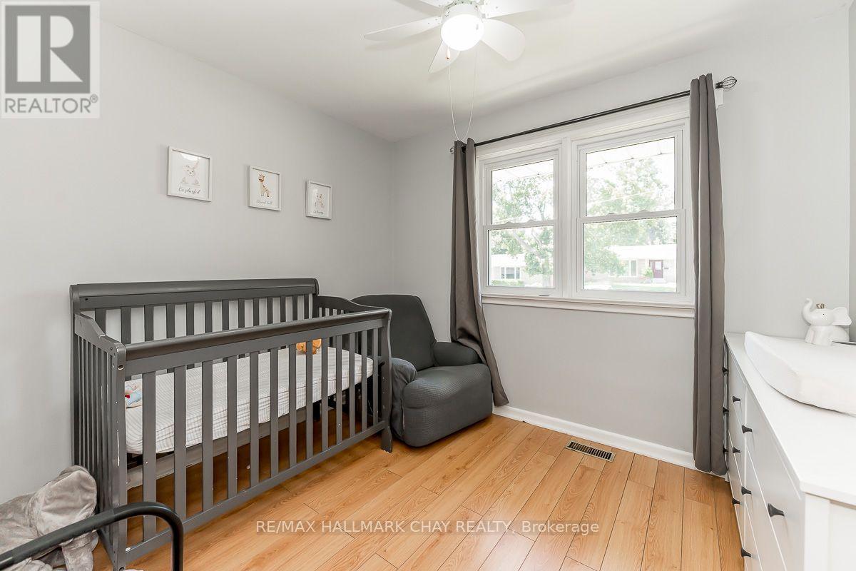 23 DOWNSVIEW DRIVE - 25