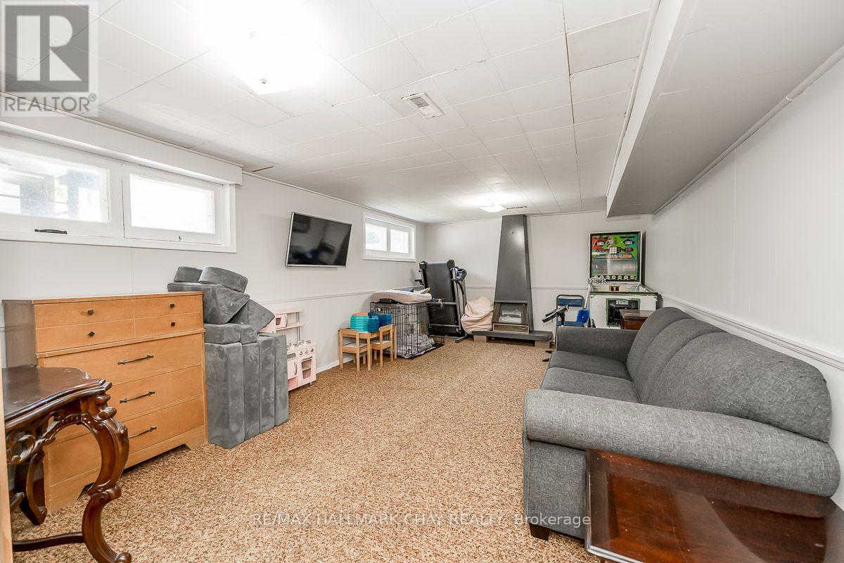 23 DOWNSVIEW DRIVE - 28