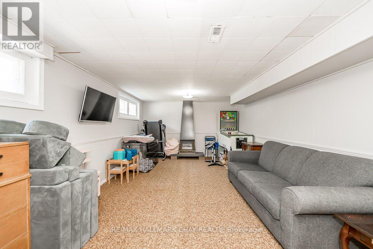 23 DOWNSVIEW DRIVE - 29