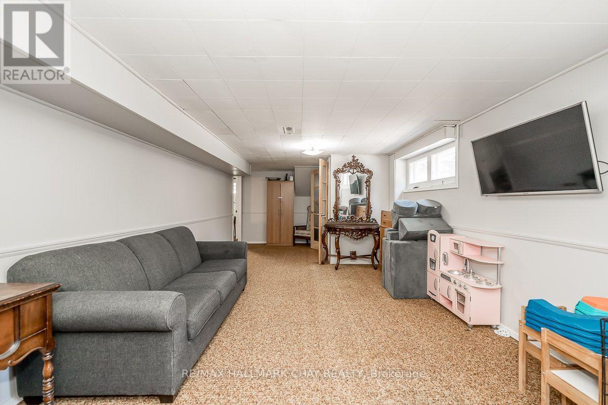 23 DOWNSVIEW DRIVE - 30