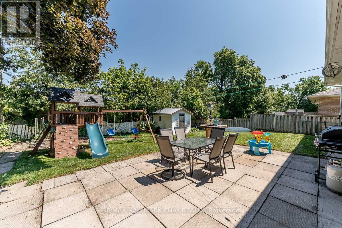 23 DOWNSVIEW DRIVE - 33
