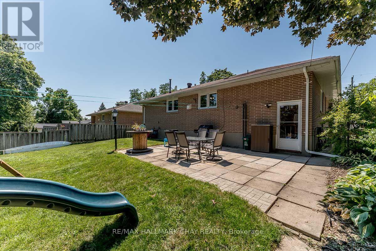 23 DOWNSVIEW DRIVE - 34