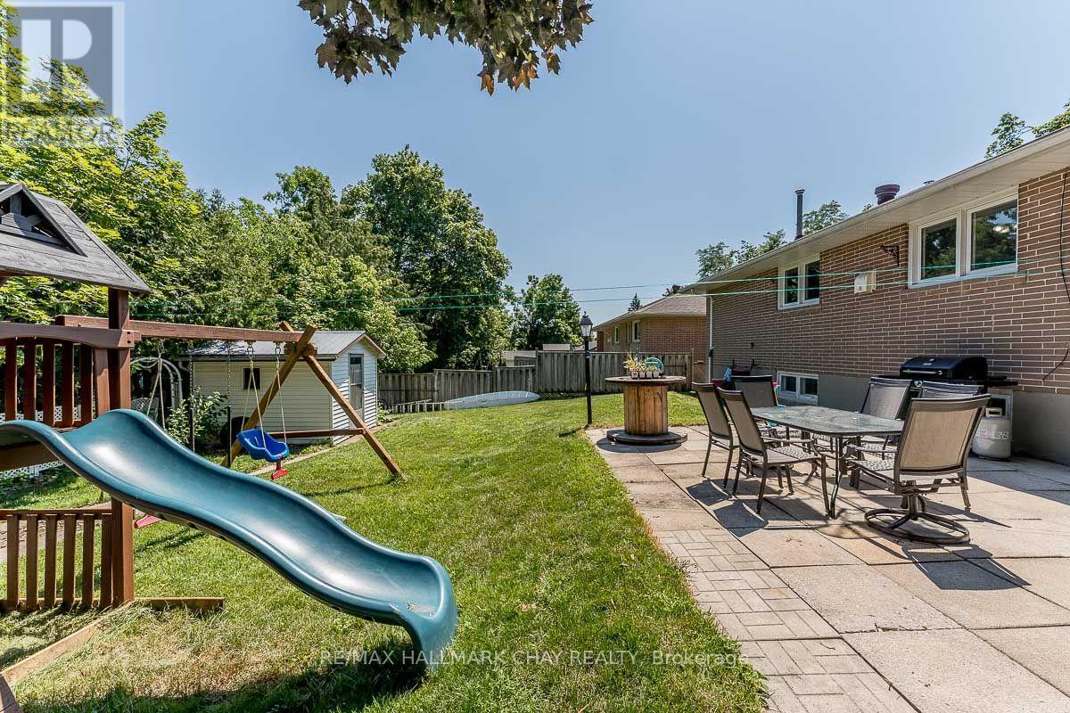 23 DOWNSVIEW DRIVE - 35