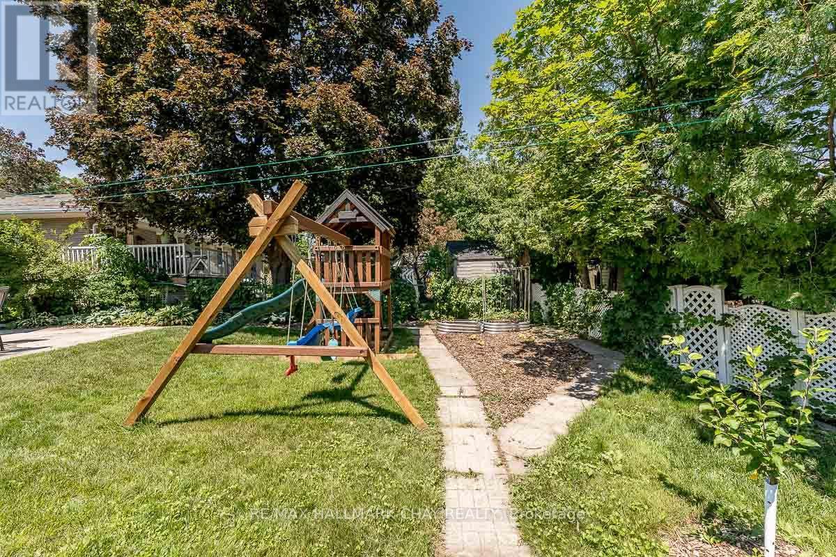 23 DOWNSVIEW DRIVE - 37