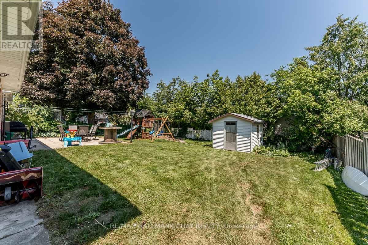 23 DOWNSVIEW DRIVE - 39