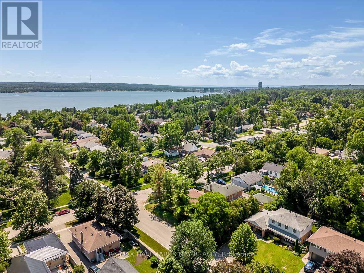 23 DOWNSVIEW DRIVE - 41