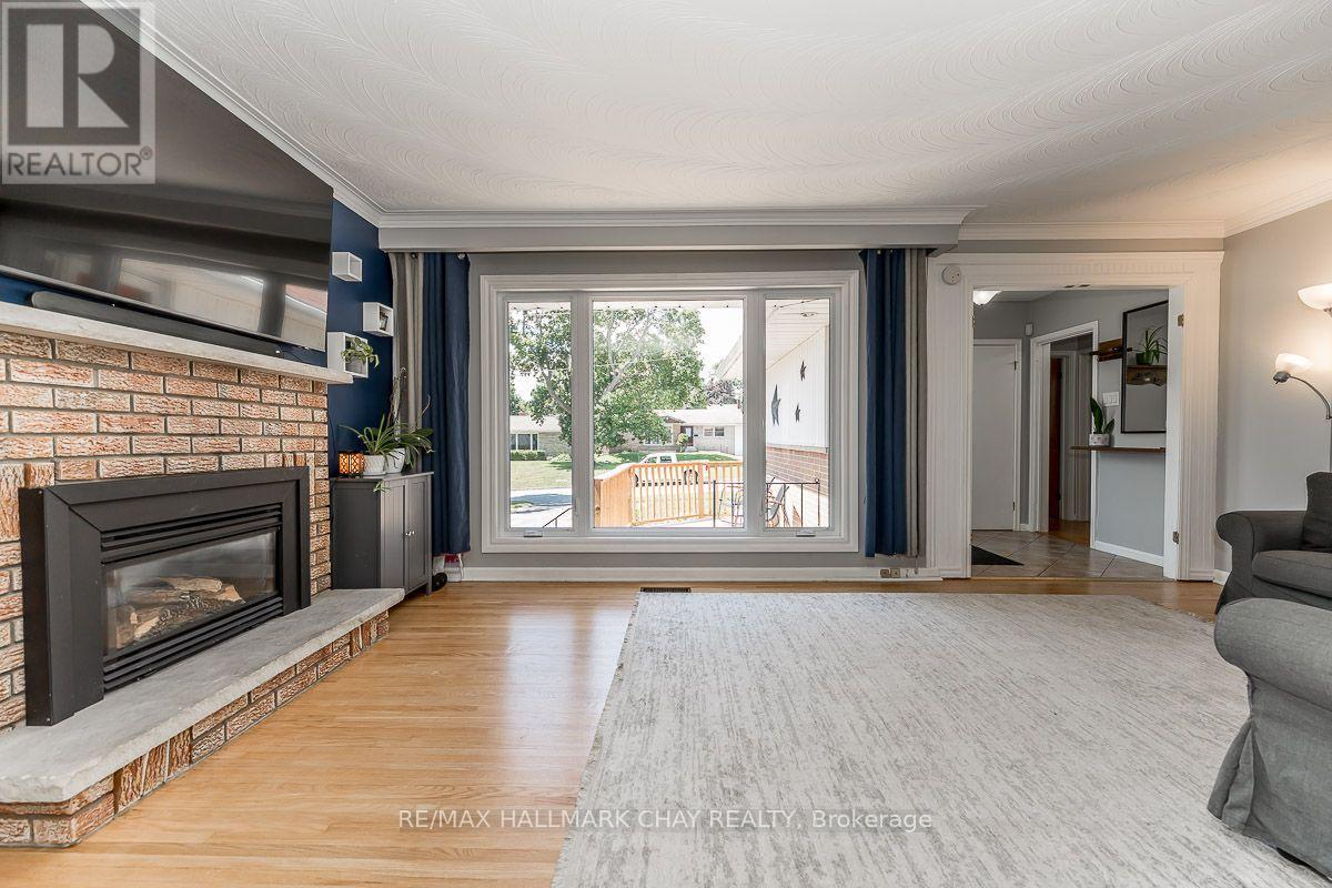 23 DOWNSVIEW DRIVE - 8