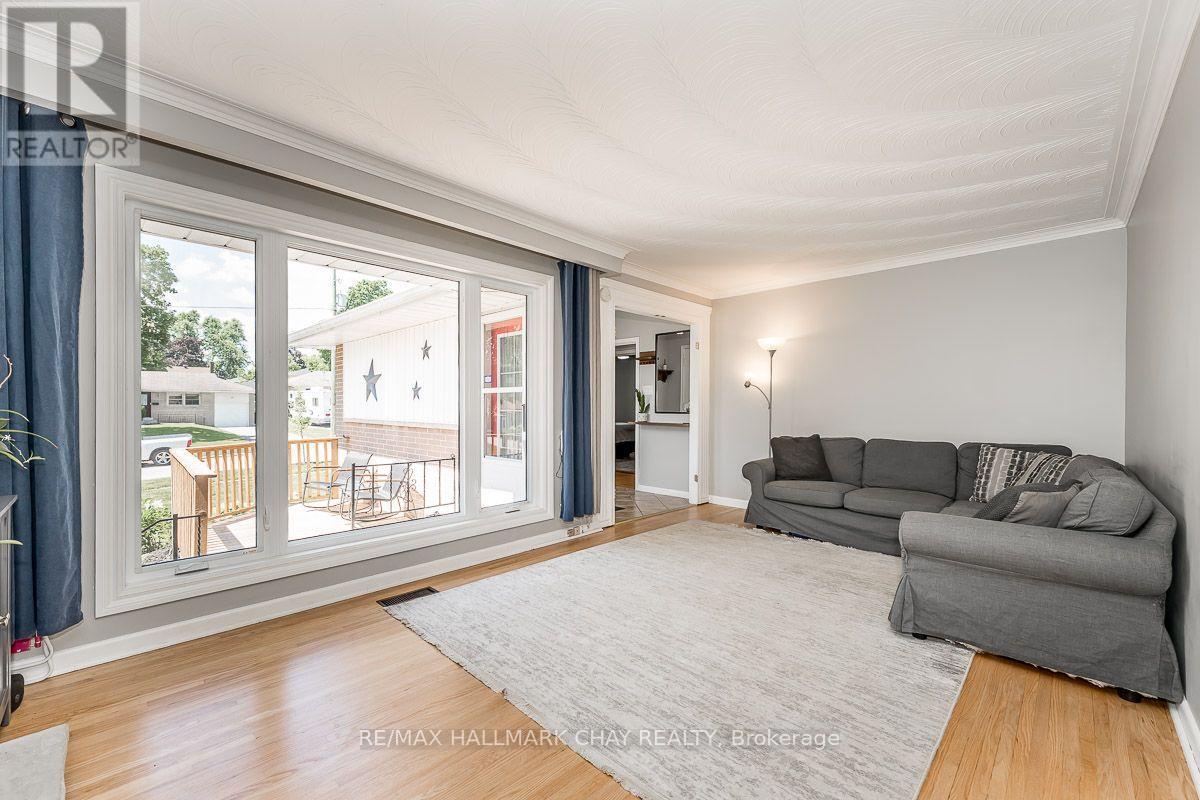 23 DOWNSVIEW DRIVE - 9