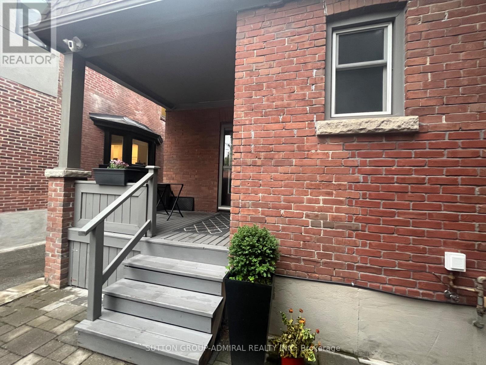 Private porch