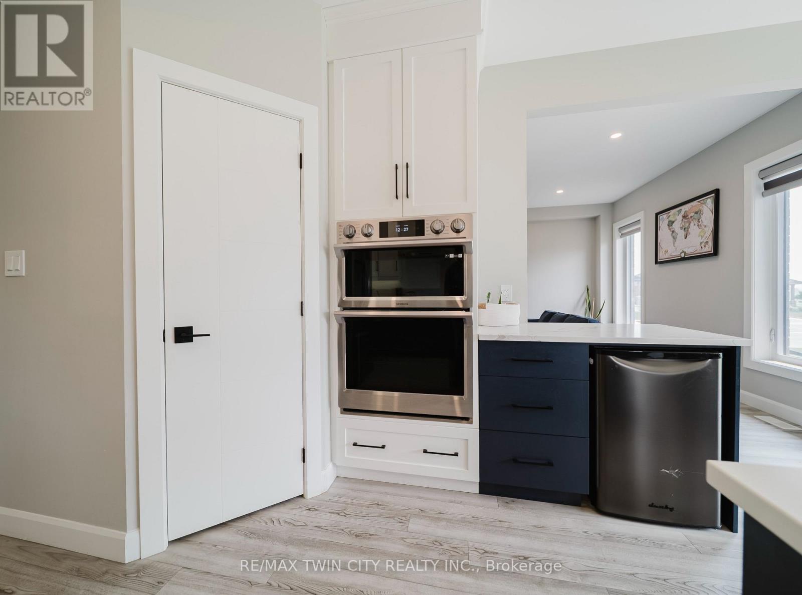 95 FRED KRUG AVENUE - 11