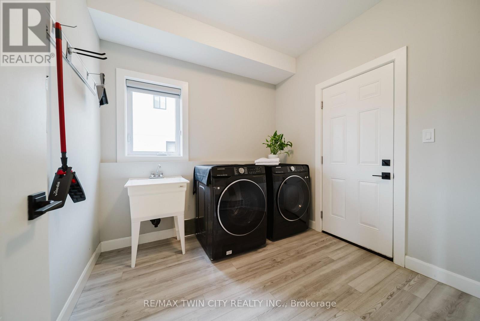 95 FRED KRUG AVENUE - 24