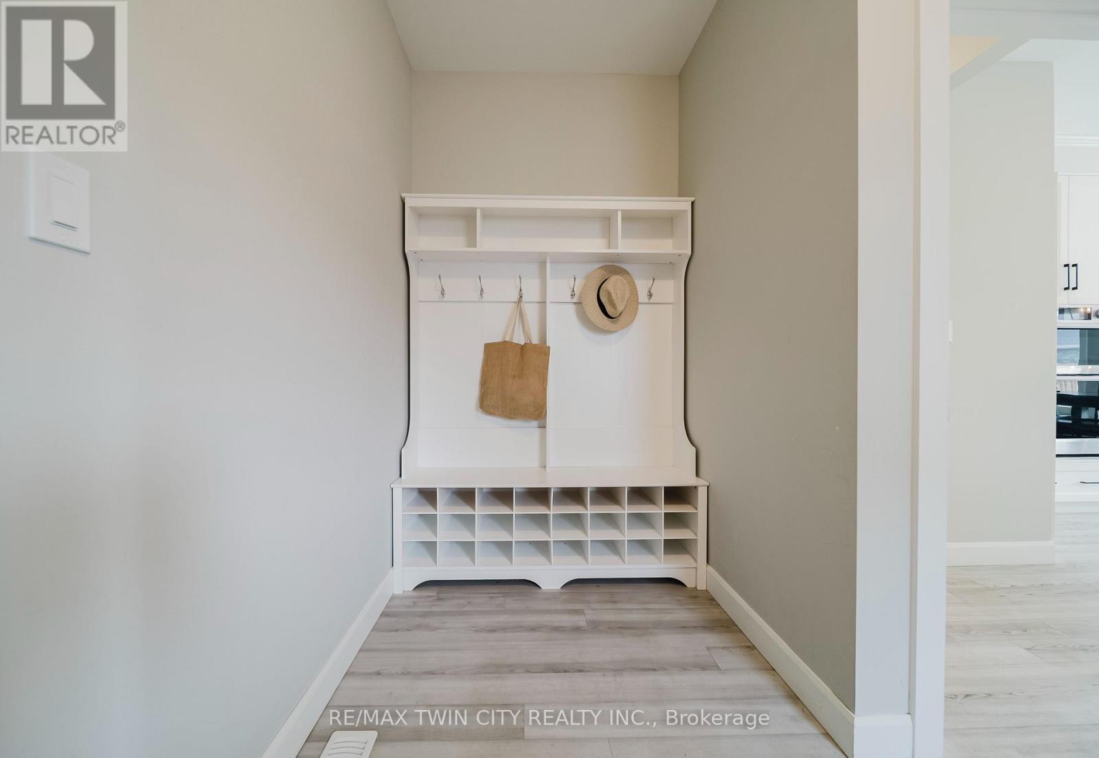 95 FRED KRUG AVENUE - 25