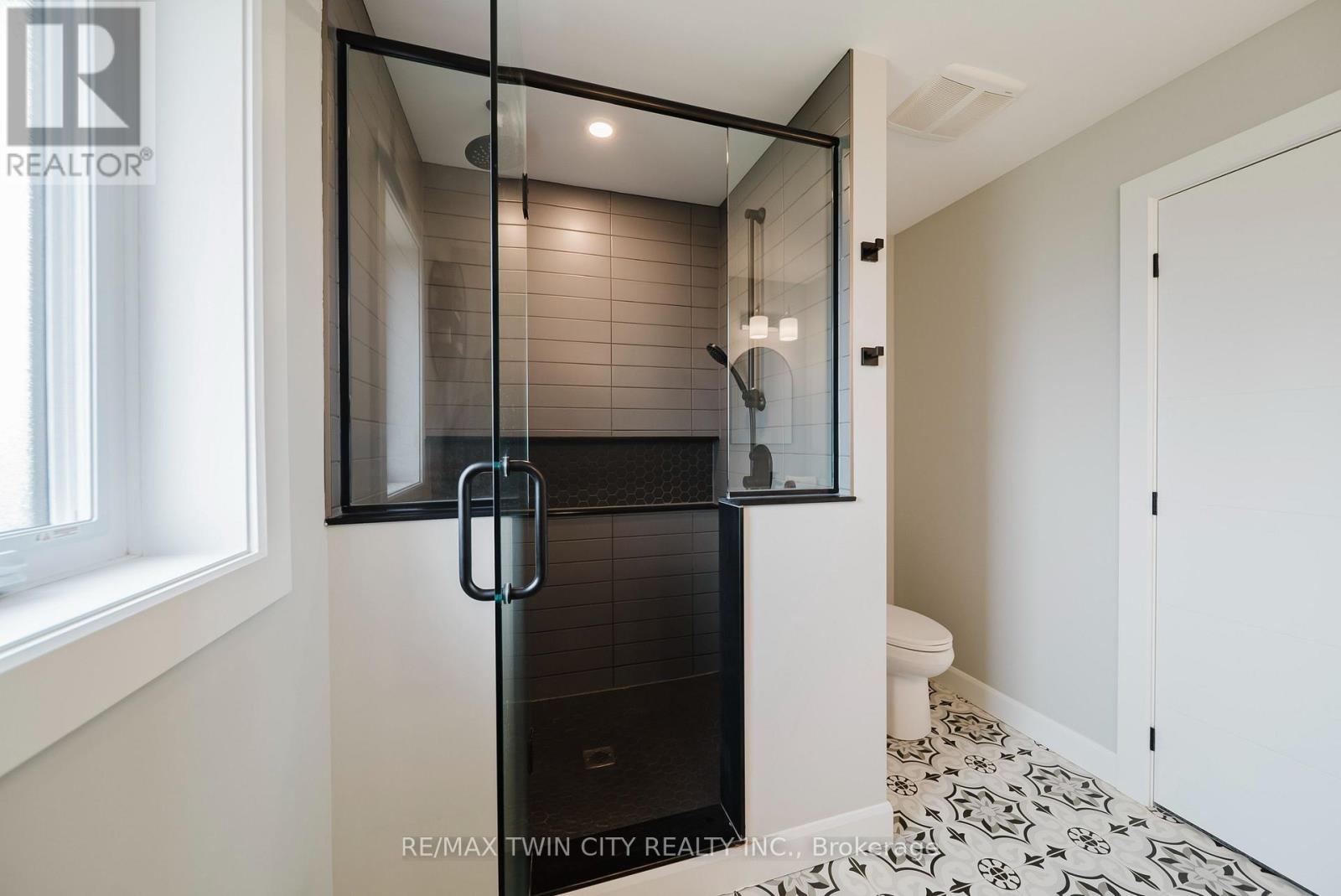 95 FRED KRUG AVENUE - 31