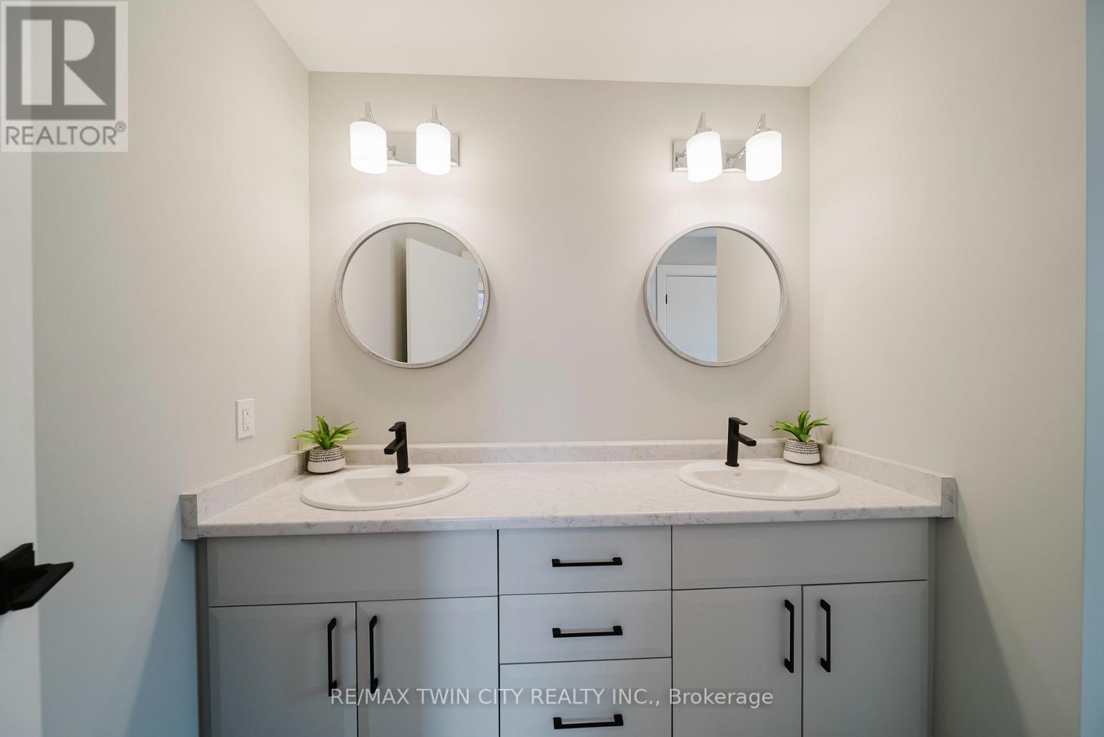 95 FRED KRUG AVENUE - 36