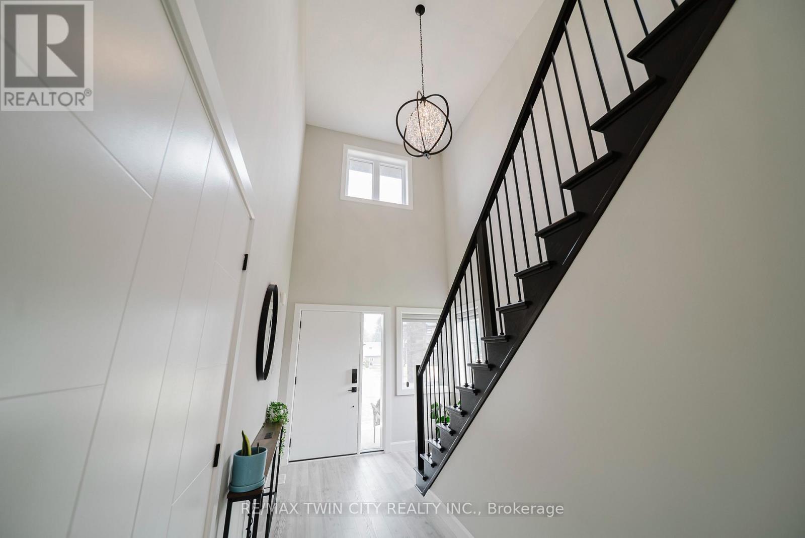 95 FRED KRUG AVENUE - 4