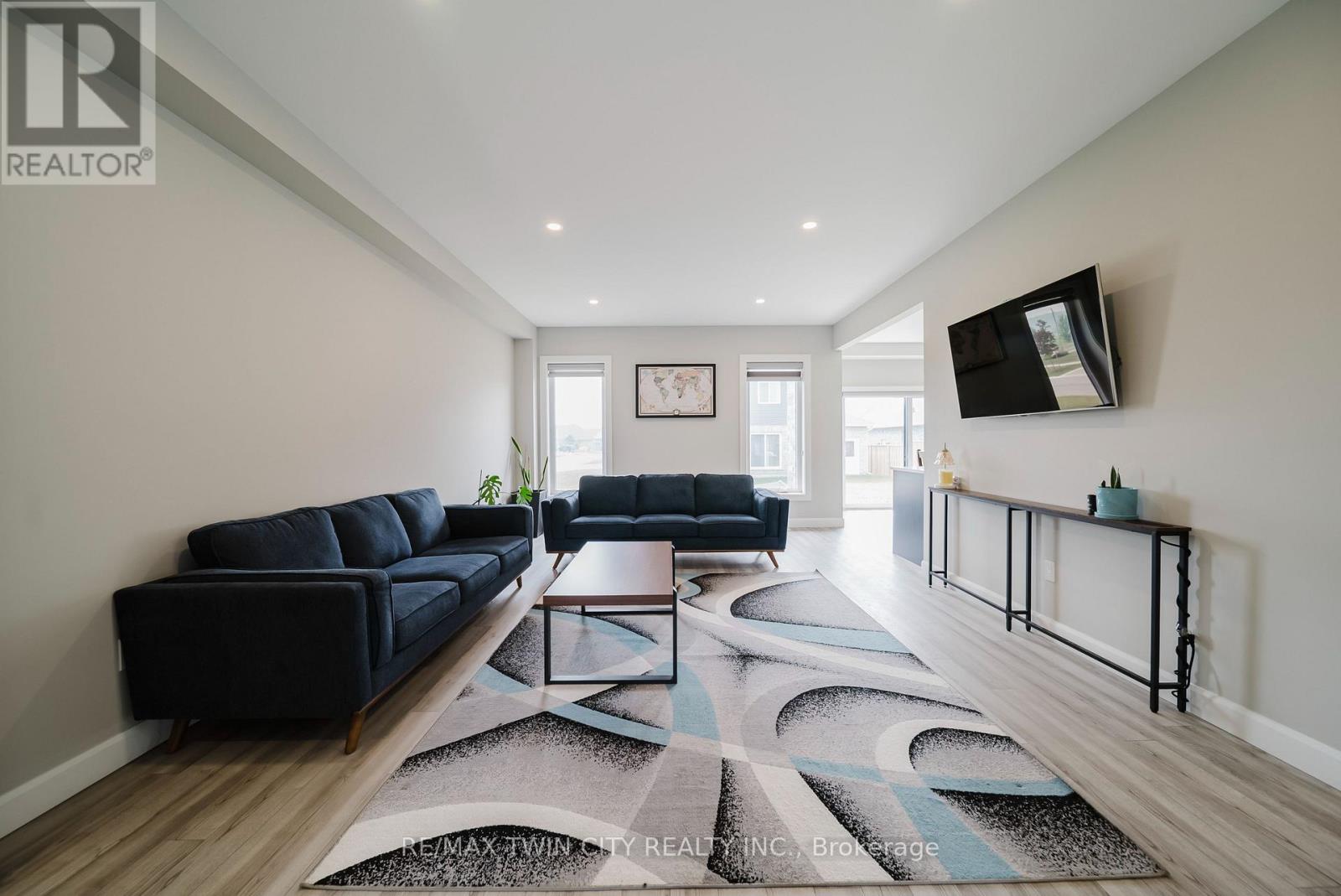 95 FRED KRUG AVENUE - 5