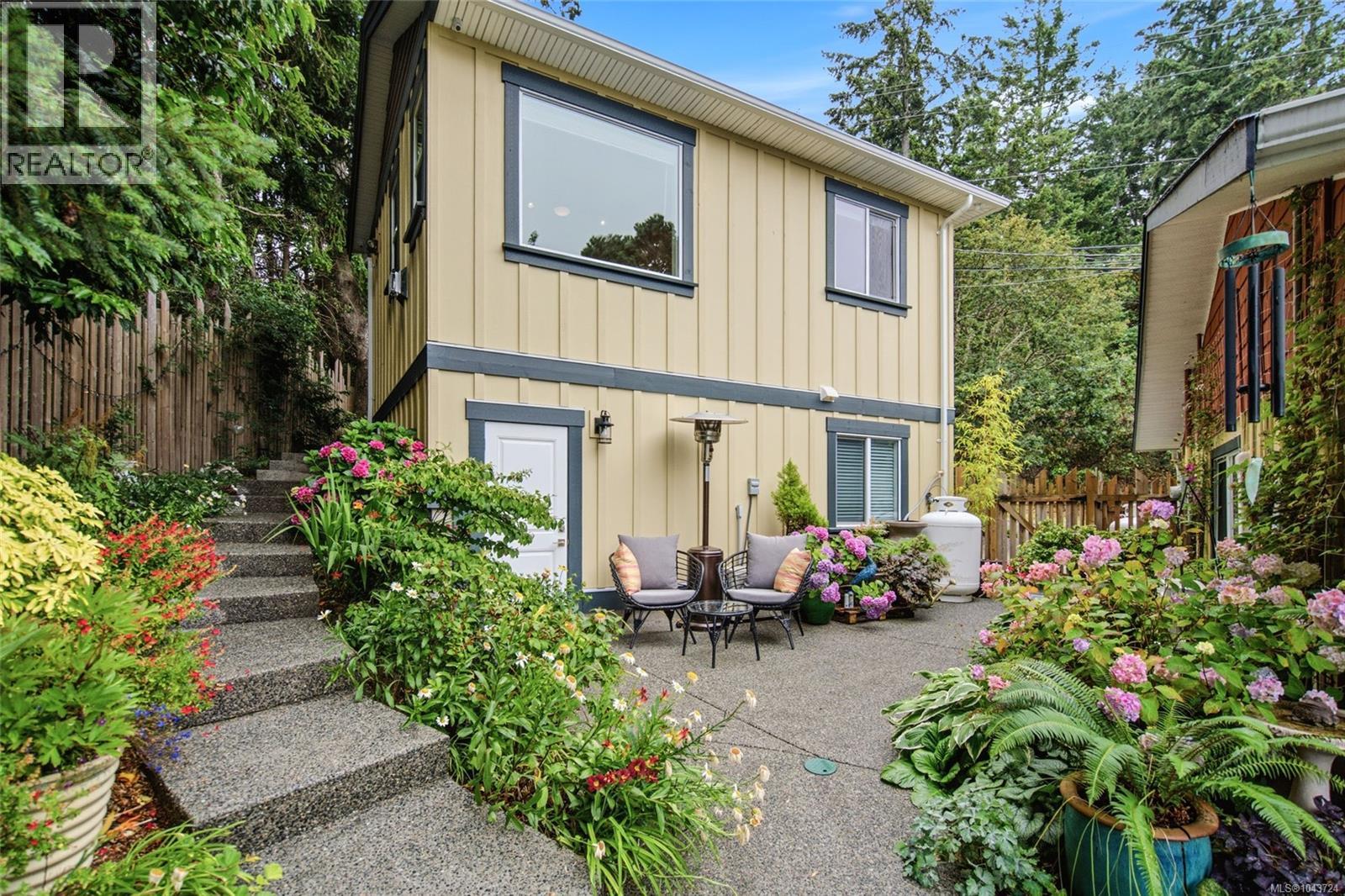 3259 Dolphin Dr - 2