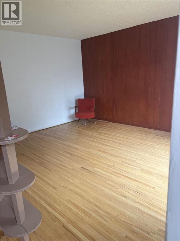 812 6 Street S - 6