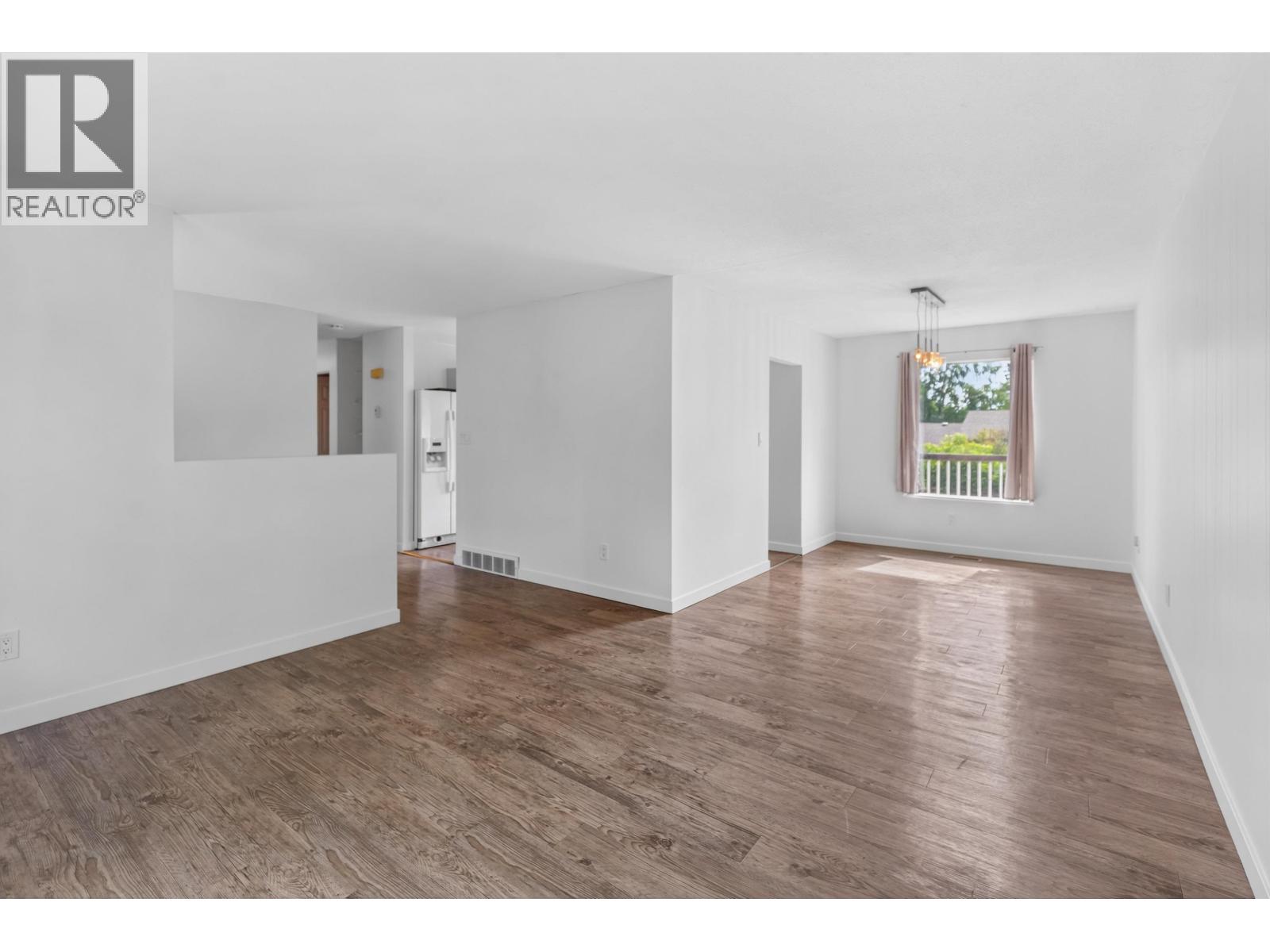 2973-2977 MCGILL CRESCENT - 25