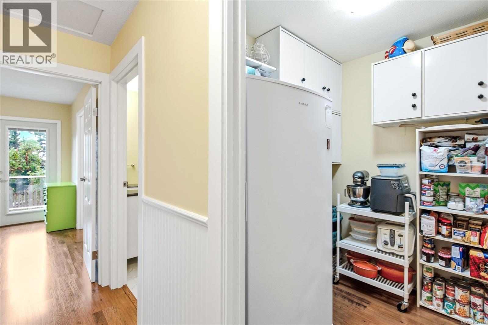 3259 Dolphin Dr - 18
