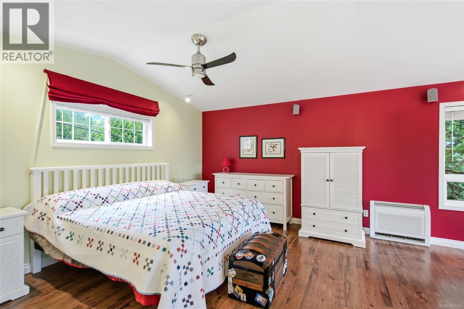 3259 Dolphin Dr - 35