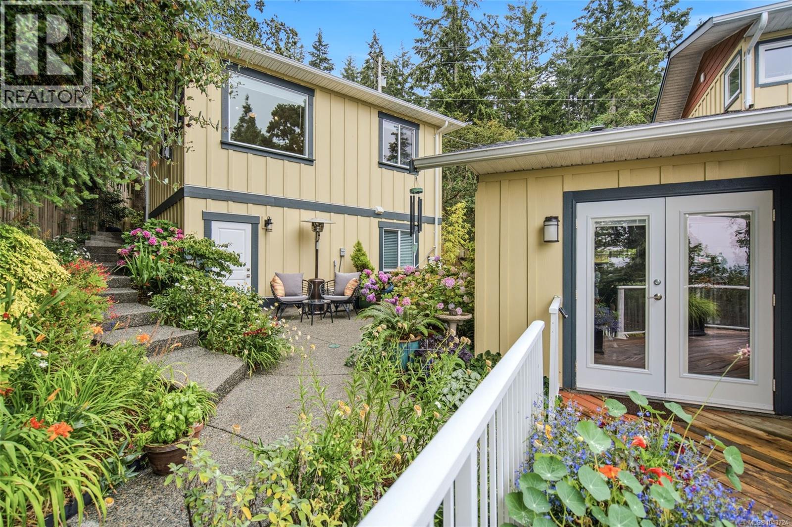 3259 Dolphin Dr - 55
